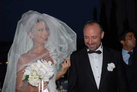 berguzar-korel-ile-halit-ergenc-dugun.jpg