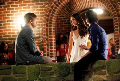 damon-scolds-elena-vampire-diaries-season-3.jpg