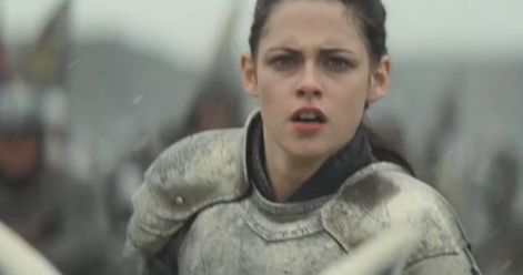 kristen-stewart-snow-white-huntsman-horse-armour.jpg