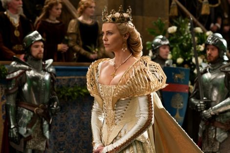 snow-white-huntsman-still065.jpg